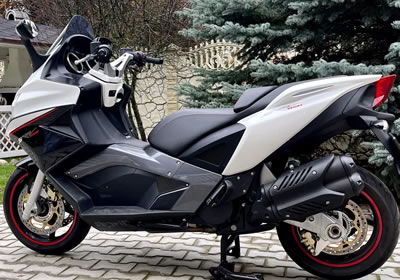 Scooter Aprilia SRV850 2014
