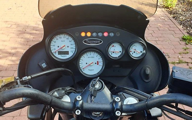 Tiger 955i, 2003 год, приборная панель