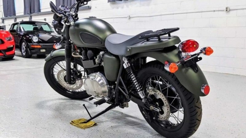 Triumph Bonneville T100 Стива Маккуина выставлен…