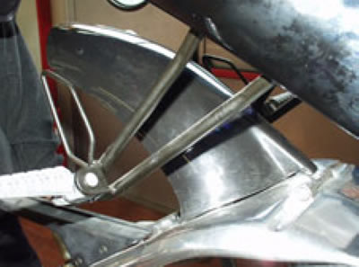 Remove the rear mudguard.